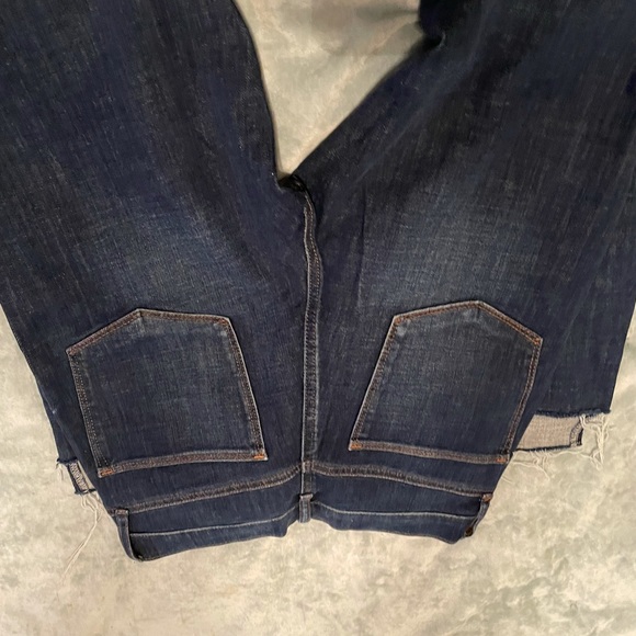 Size 28 GAP jeans - Picture 3 of 3
